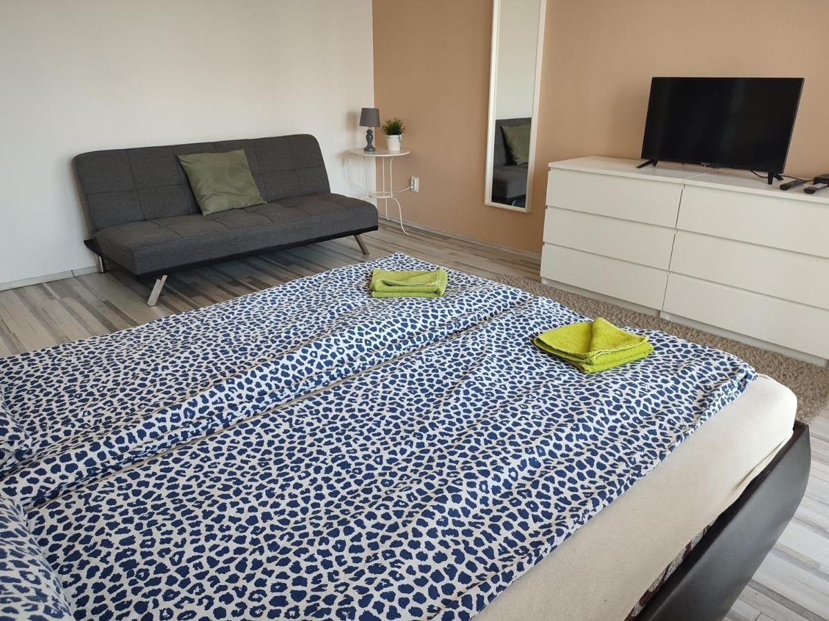 Palota Apartman Gödöllő Exterior foto