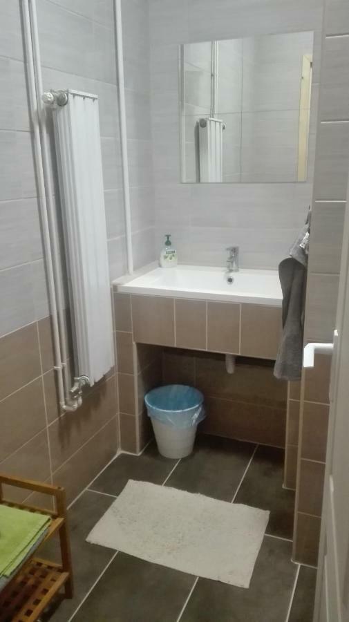 Palota Apartman Gödöllő Exterior foto